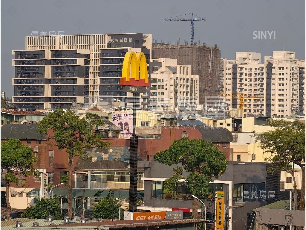 熱鬧正路‧面寬雙透店房屋室內格局與周邊環境