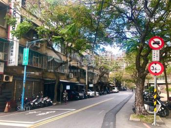 土城站方正一樓店面