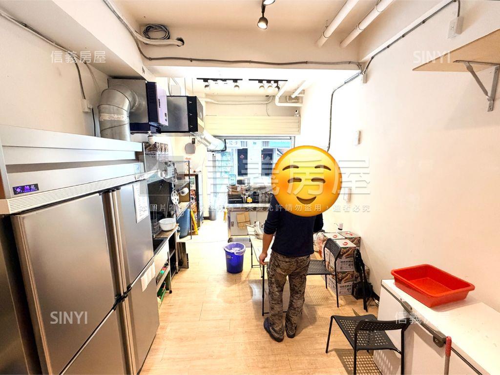 冠東城稀有店面房屋室內格局與周邊環境
