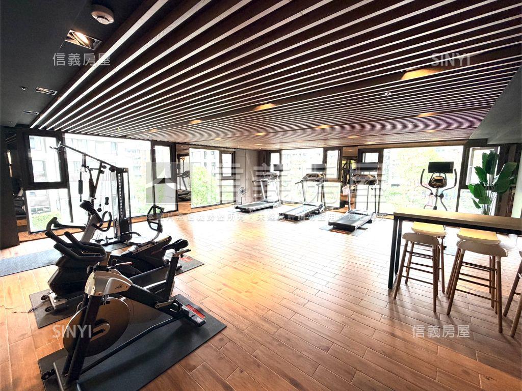 冠東城稀有店面房屋室內格局與周邊環境