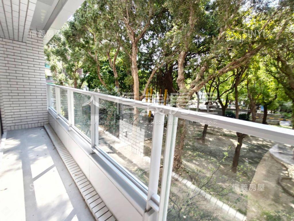 忠泰旭美面公園綠蔭盎然房屋室內格局與周邊環境