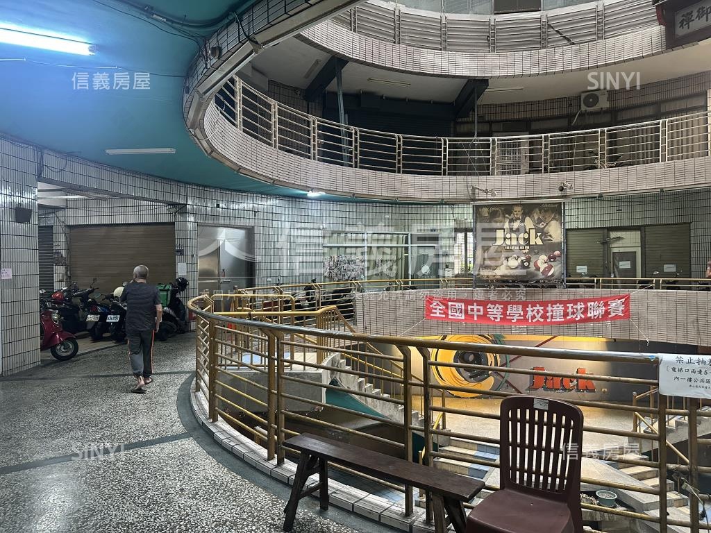 鼎山家樂福收租店面房屋室內格局與周邊環境
