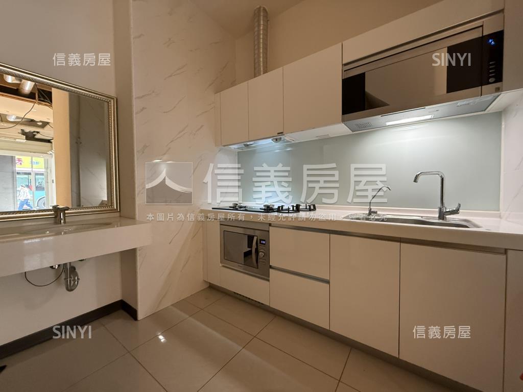 金店面。太陽帝國房屋室內格局與周邊環境