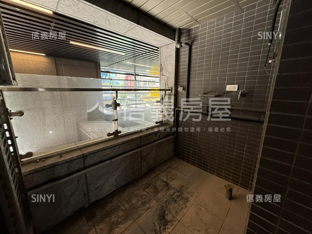 金店面。太陽帝國房屋室內格局與周邊環境