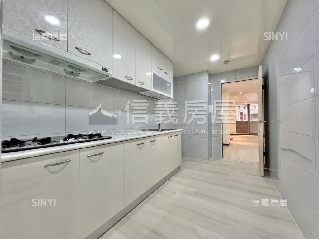 泰山漂亮大三房附車位房屋室內格局與周邊環境