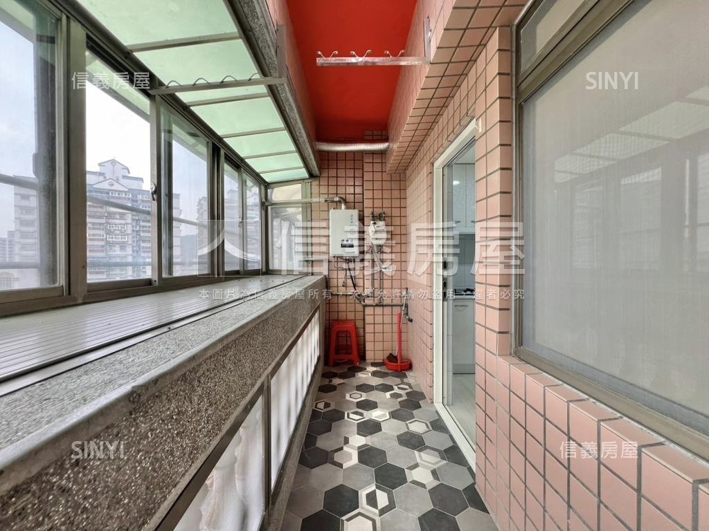 泰山漂亮大三房附車位房屋室內格局與周邊環境