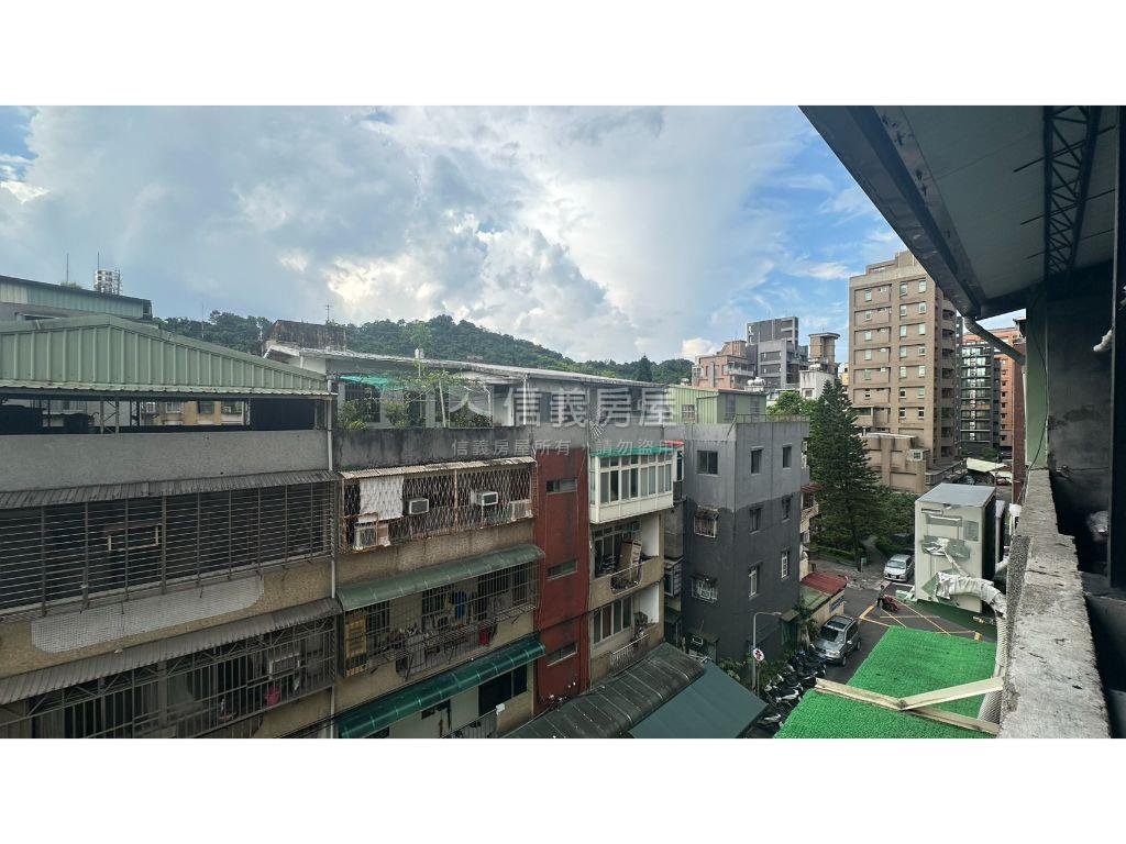 世新鑽石黃金收租美寓房屋室內格局與周邊環境