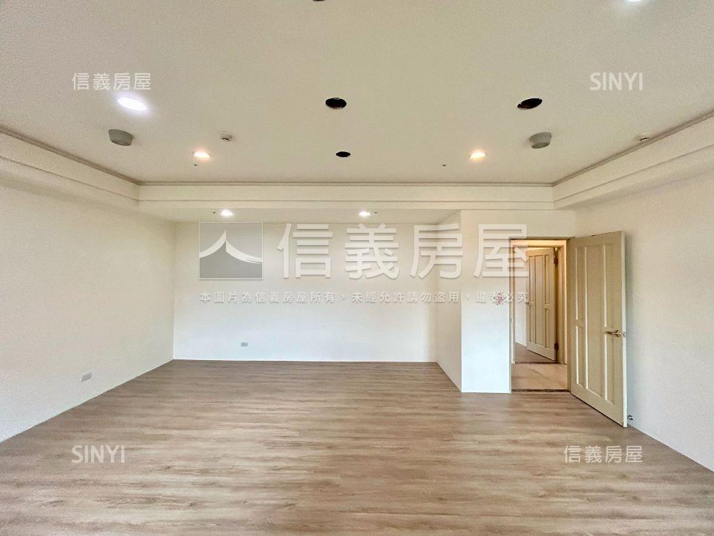 高鐵區時尚廣場樓中樓大戶房屋室內格局與周邊環境