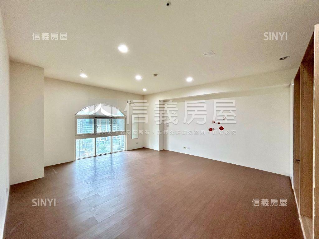 高鐵區時尚廣場樓中樓大戶房屋室內格局與周邊環境