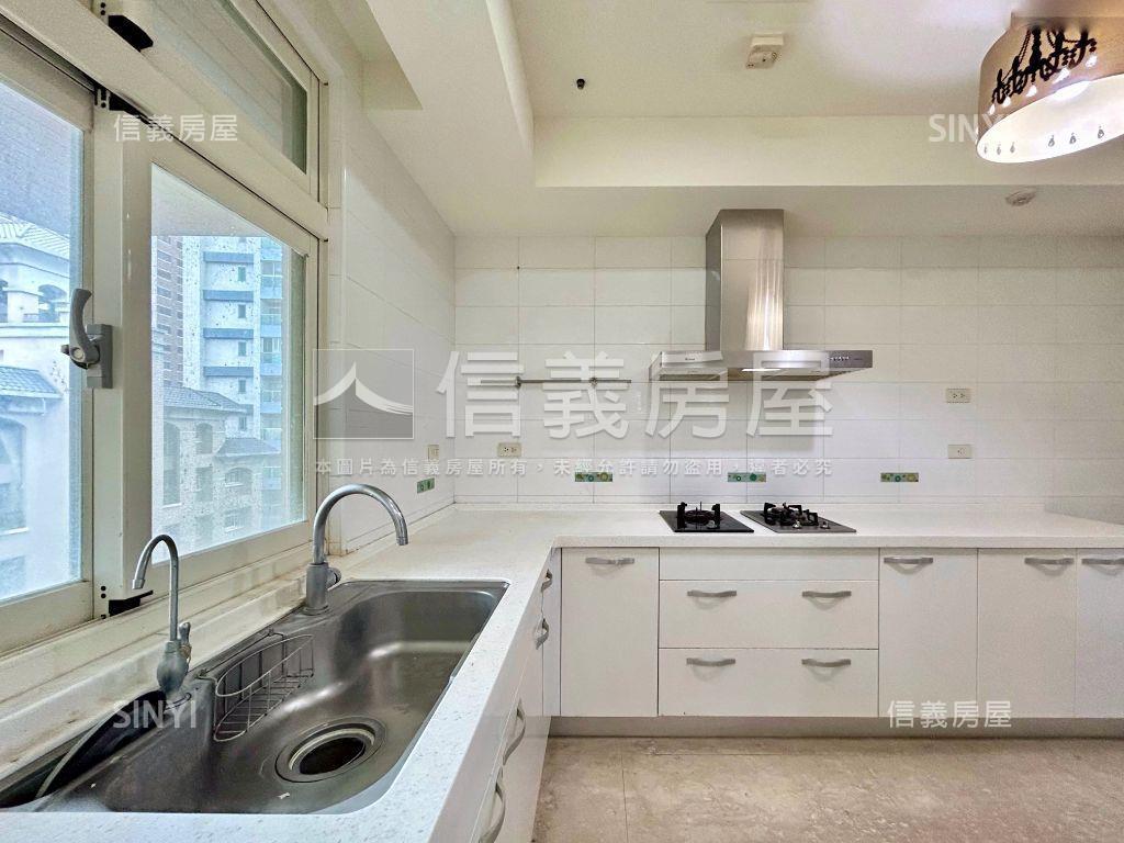 高鐵區時尚廣場樓中樓大戶房屋室內格局與周邊環境