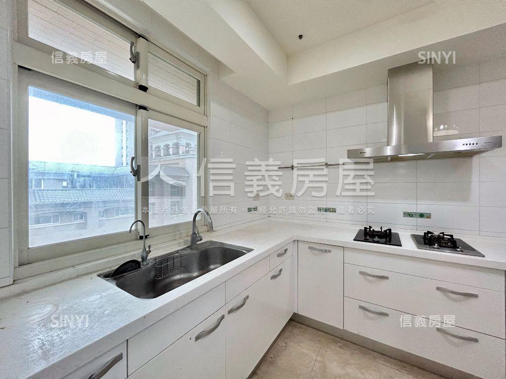 高鐵區時尚廣場樓中樓大戶房屋室內格局與周邊環境