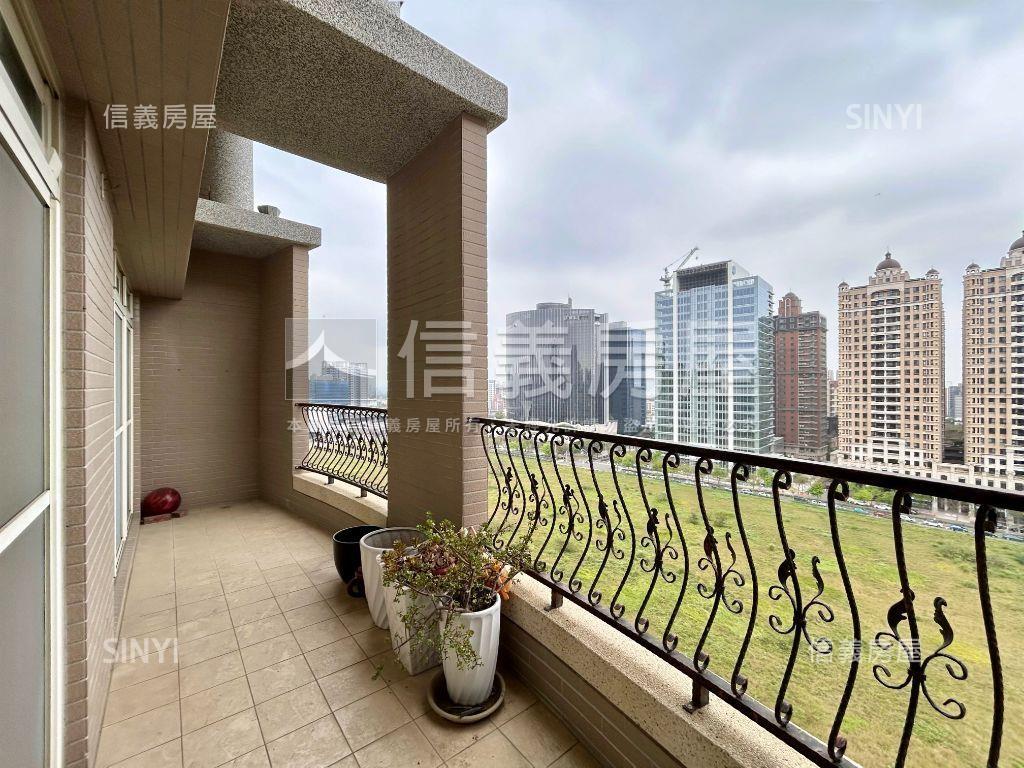 高鐵區時尚廣場樓中樓大戶房屋室內格局與周邊環境