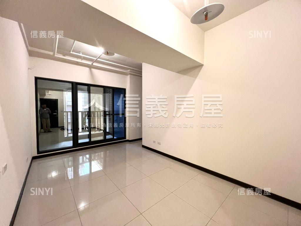 世界花園強案再現三房車位房屋室內格局與周邊環境