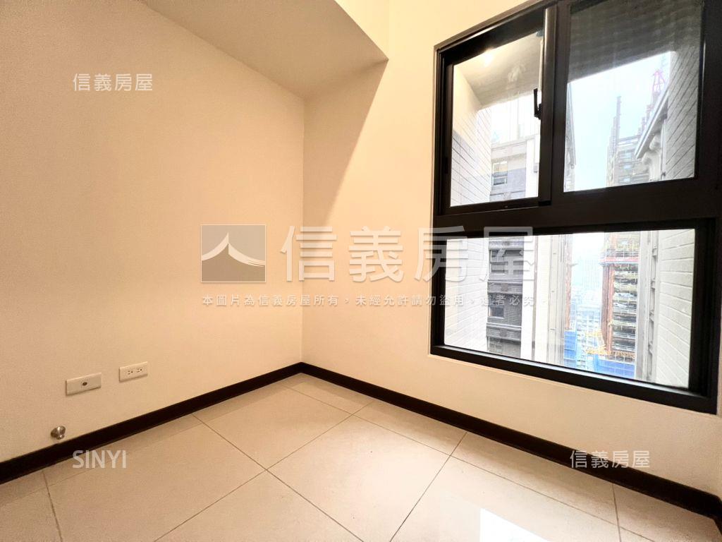 世界花園強案再現三房車位房屋室內格局與周邊環境