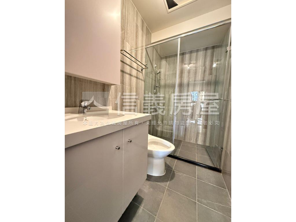 世界花園強案再現三房車位房屋室內格局與周邊環境