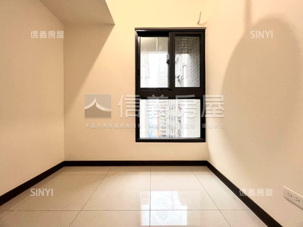 世界花園強案再現三房車位房屋室內格局與周邊環境