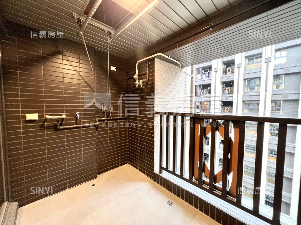 世界花園強案再現三房車位房屋室內格局與周邊環境