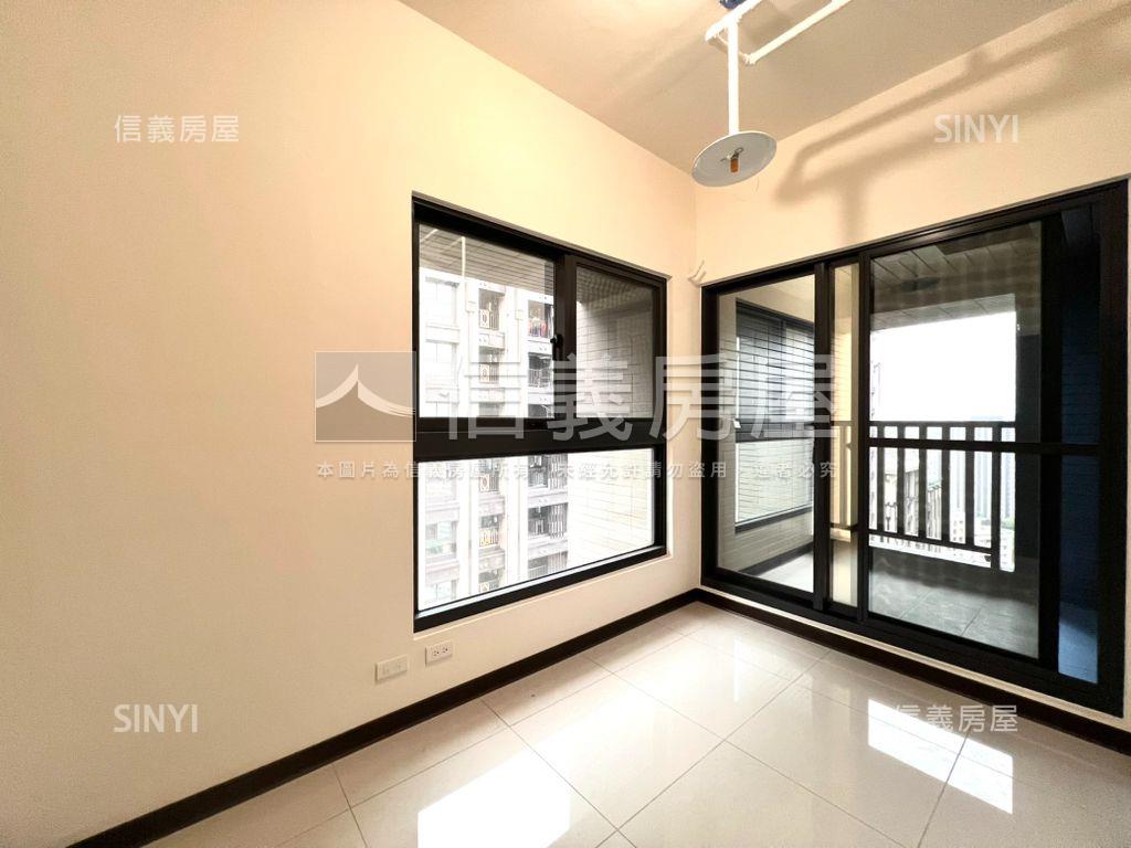 世界花園強案再現三房車位房屋室內格局與周邊環境