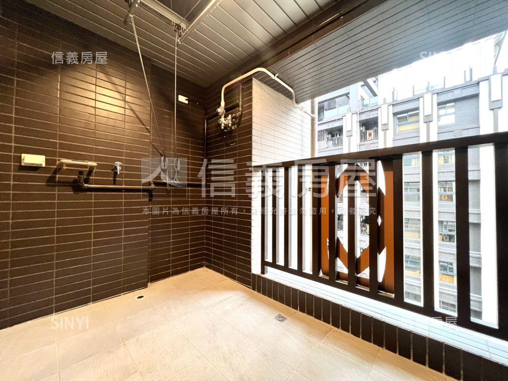 世界花園強案再現三房車位房屋室內格局與周邊環境