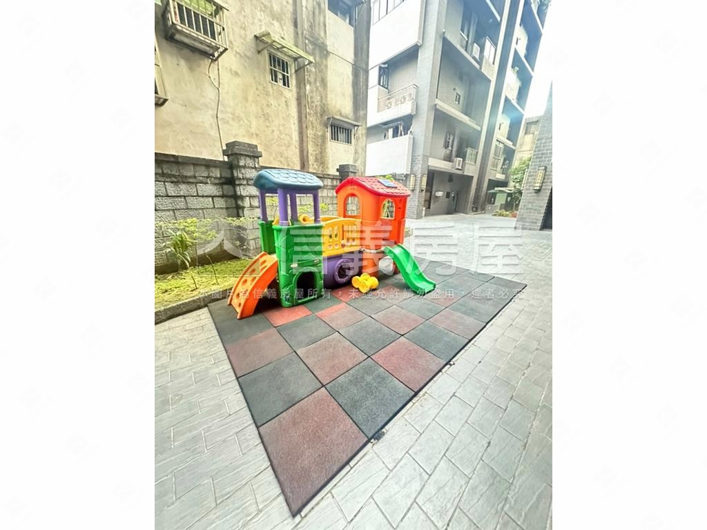 三峽低總價兩房車位房屋室內格局與周邊環境