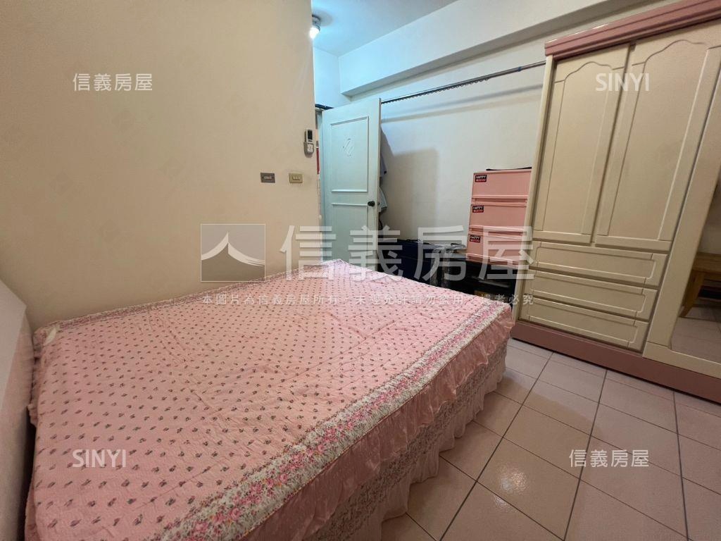 市政府旁電梯兩房兩衛車位房屋室內格局與周邊環境