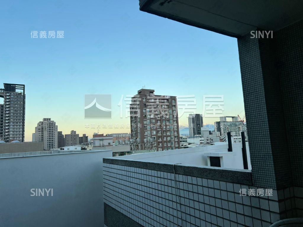 市政府旁電梯兩房兩衛車位房屋室內格局與周邊環境