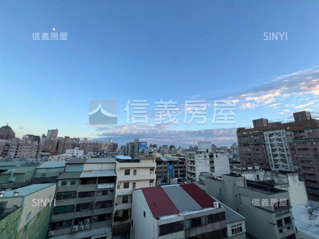 市政府旁電梯兩房兩衛車位房屋室內格局與周邊環境