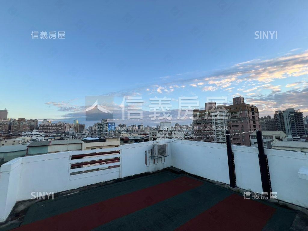 市政府旁電梯兩房兩衛車位房屋室內格局與周邊環境