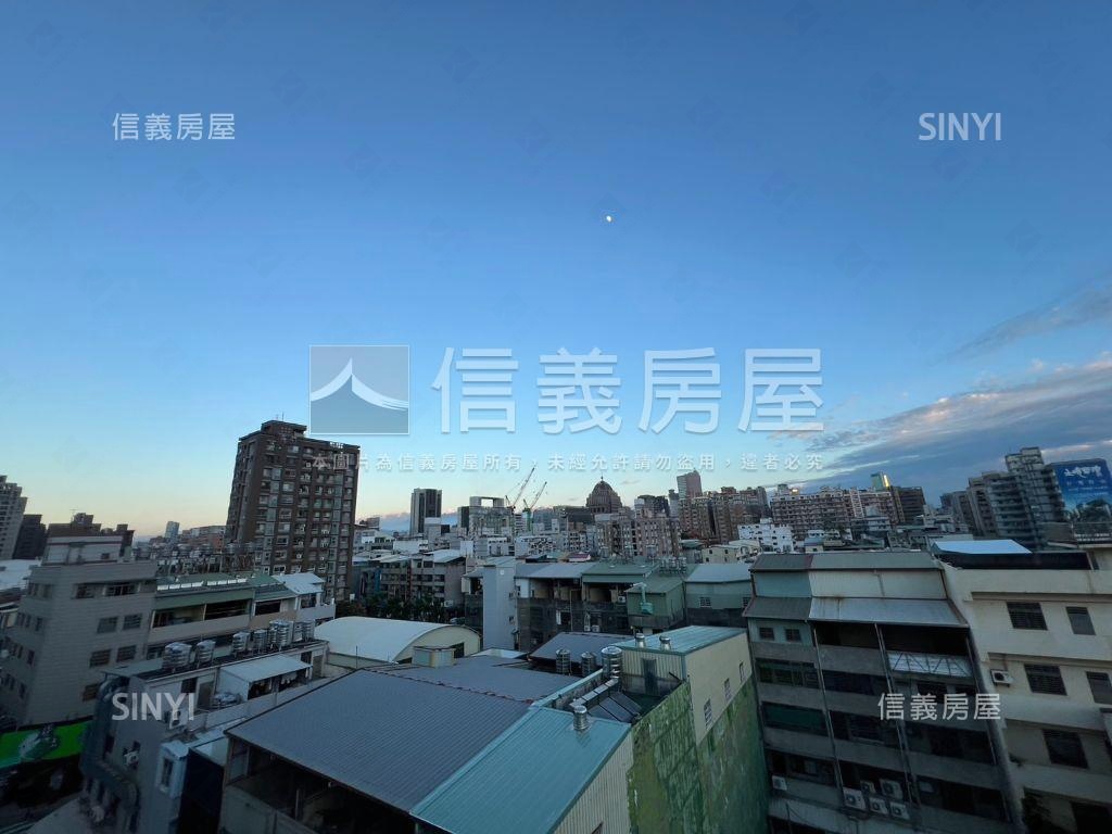 市政府旁電梯兩房兩衛車位房屋室內格局與周邊環境