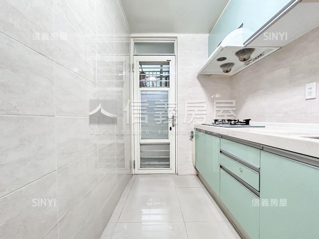 新接⭐國泰格局⭐三房雙衛房屋室內格局與周邊環境