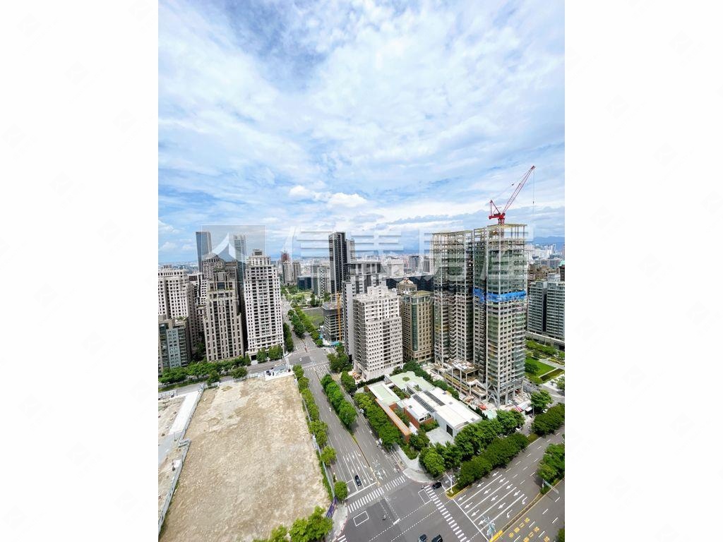 ＶＲ聯聚方庭高樓視野豪邸房屋室內格局與周邊環境