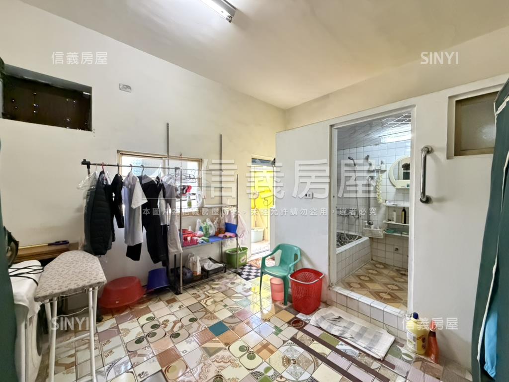 橋科附近正路上黃金店面房屋室內格局與周邊環境
