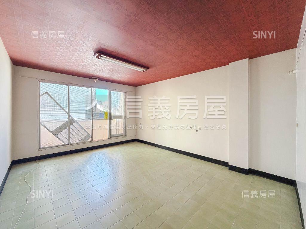 台南臨路２＋１房一室透天房屋室內格局與周邊環境