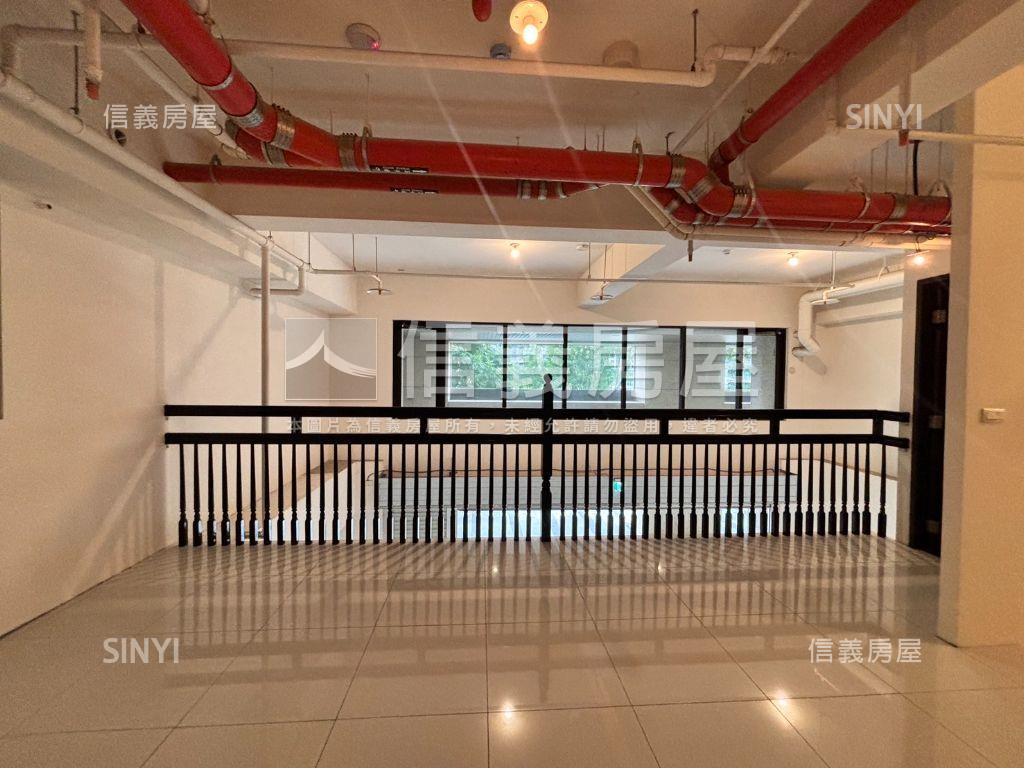 Ａ７面馬路金店面房屋室內格局與周邊環境