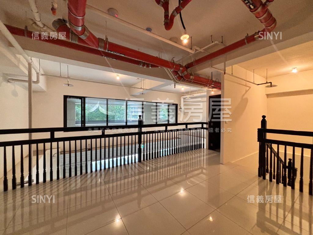 Ａ７面馬路金店面房屋室內格局與周邊環境