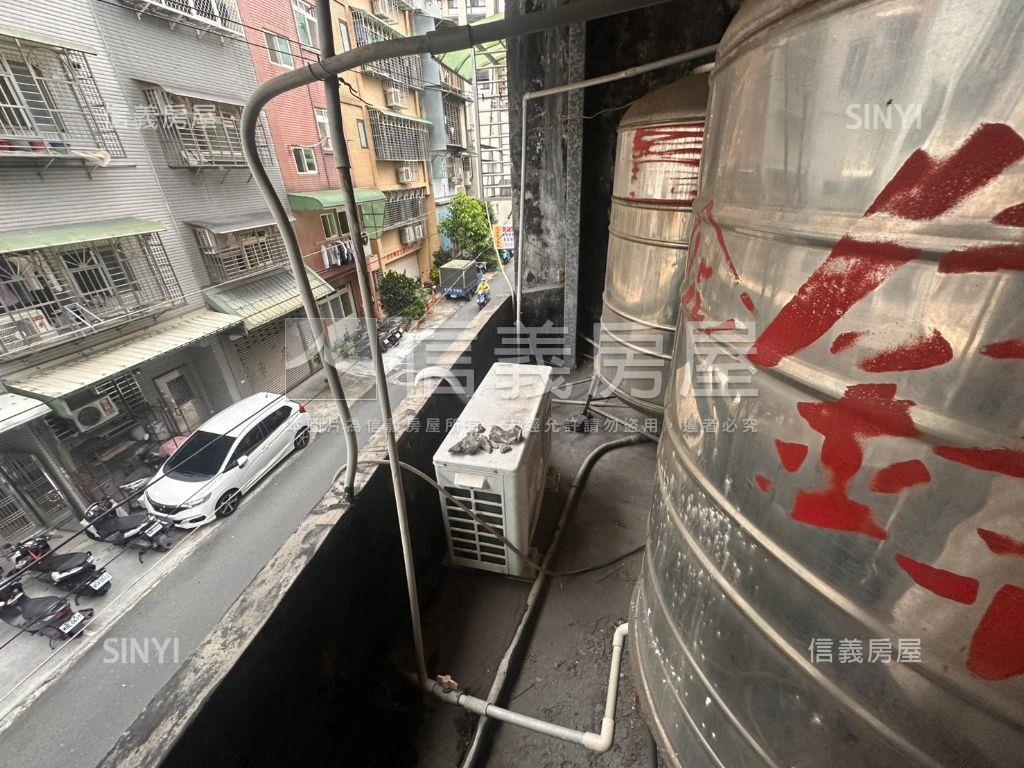 溪尾二樓好居所頂加大空間房屋室內格局與周邊環境
