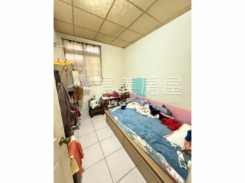 嶺東精科正三房含車位房屋室內格局與周邊環境