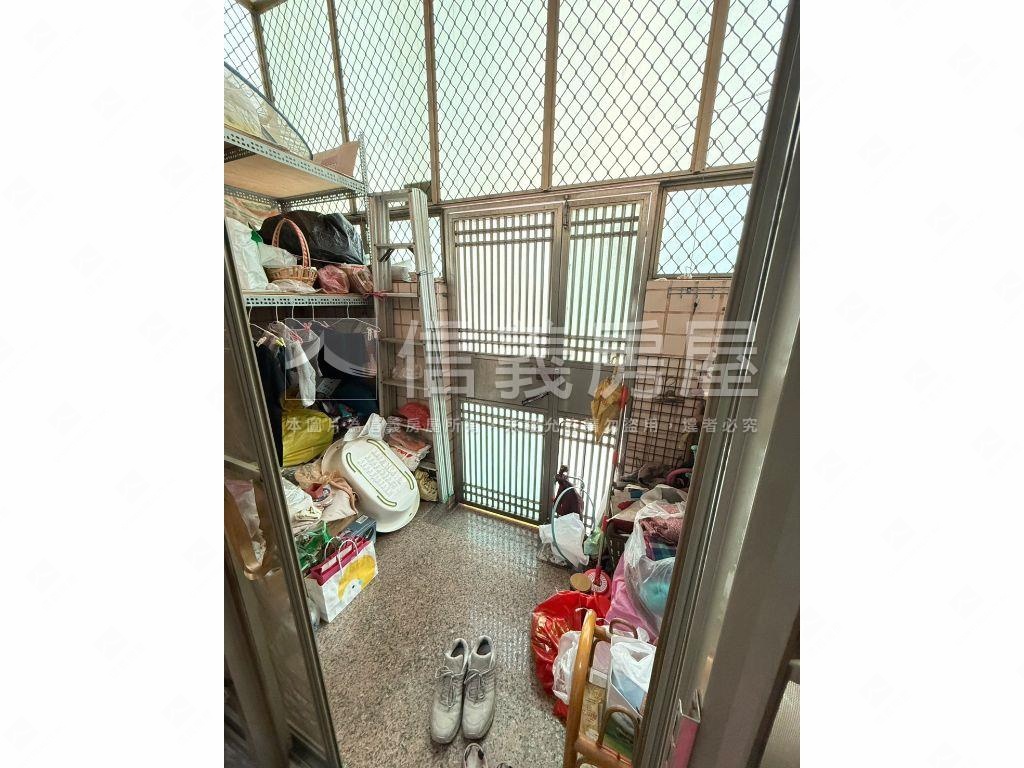 嶺東精科正三房含車位房屋室內格局與周邊環境