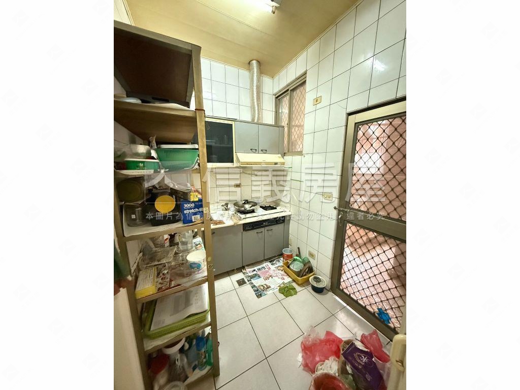 嶺東精科正三房含車位房屋室內格局與周邊環境