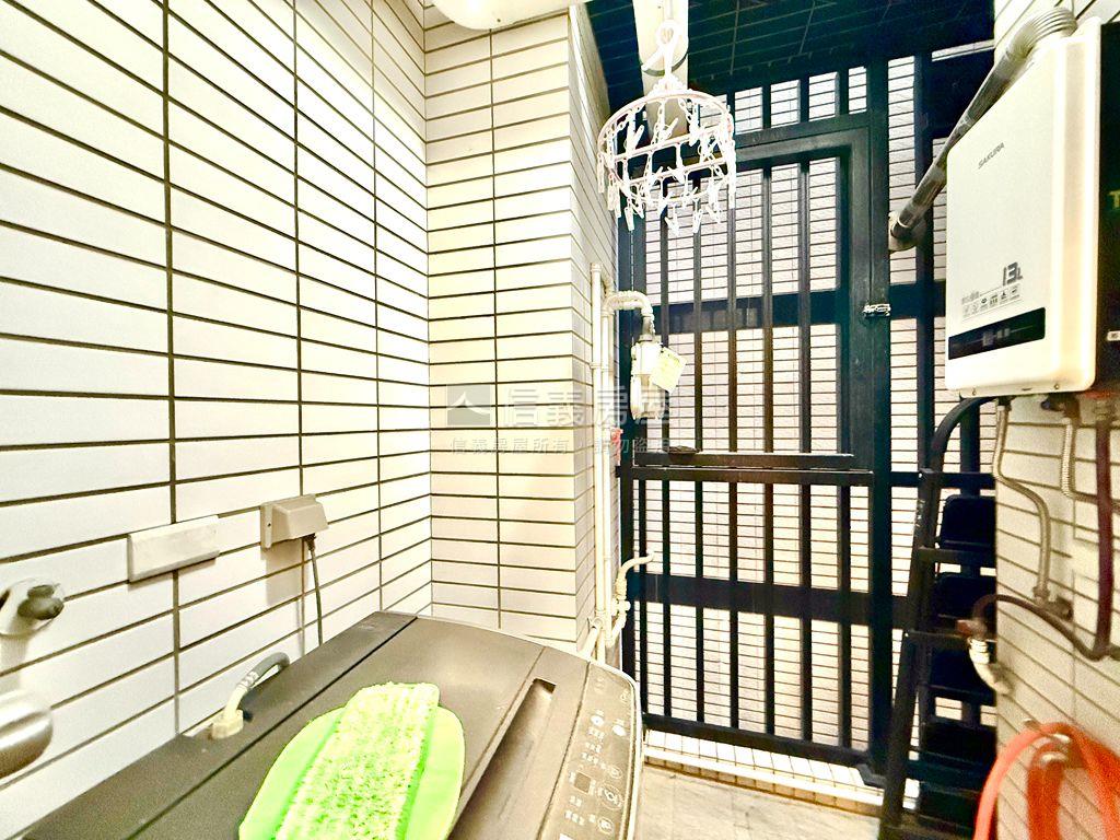近漢神巨蛋精美兩房房屋室內格局與周邊環境