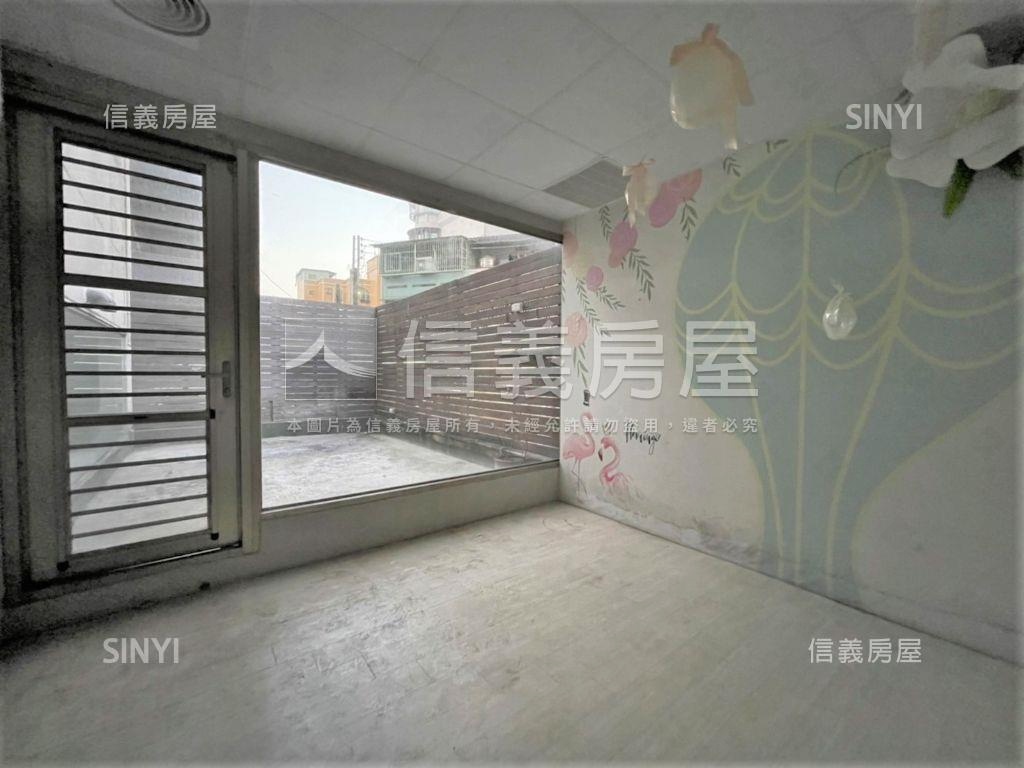 近美術館角窗醒目店霸房屋室內格局與周邊環境