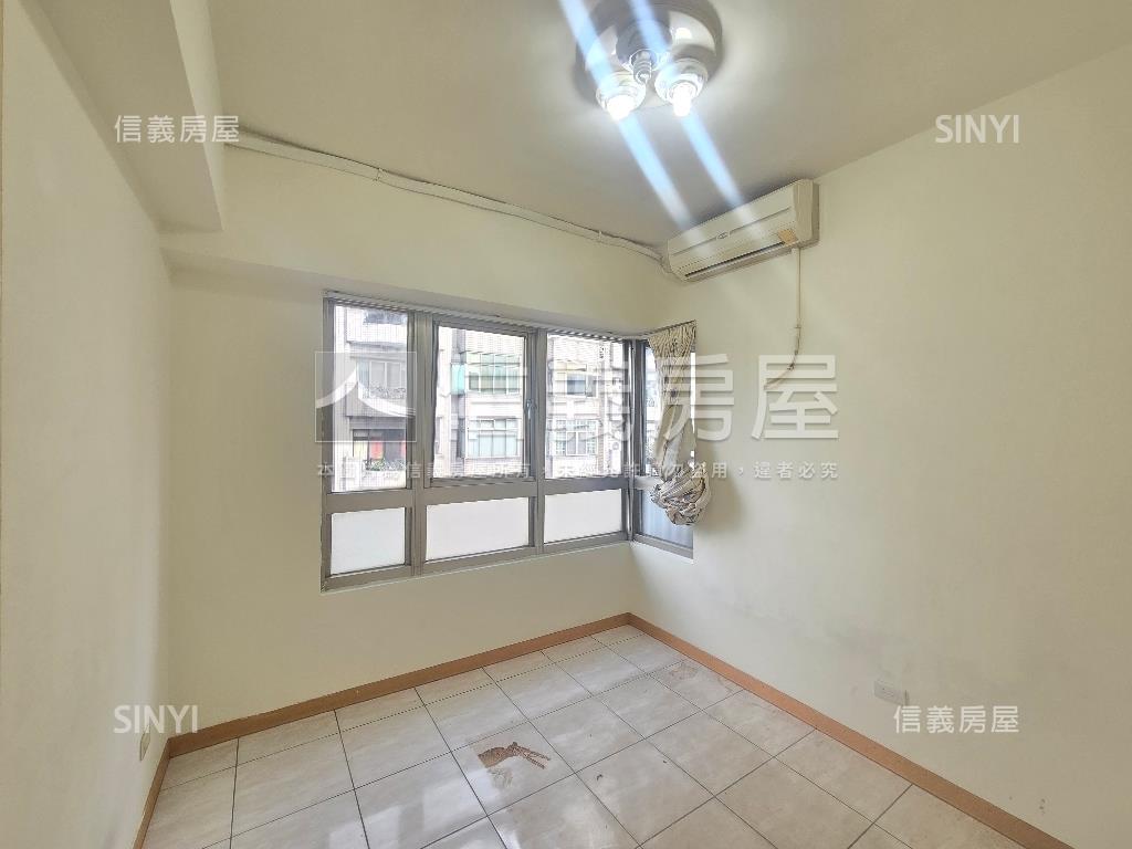 電梯三房採光格局佳房屋室內格局與周邊環境