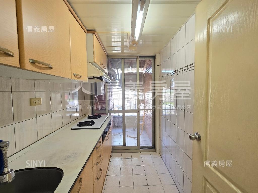 電梯三房採光格局佳房屋室內格局與周邊環境