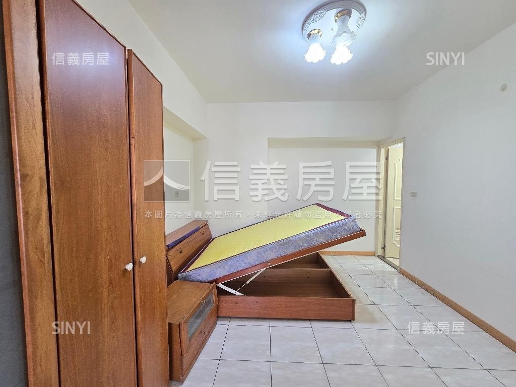電梯三房採光格局佳房屋室內格局與周邊環境