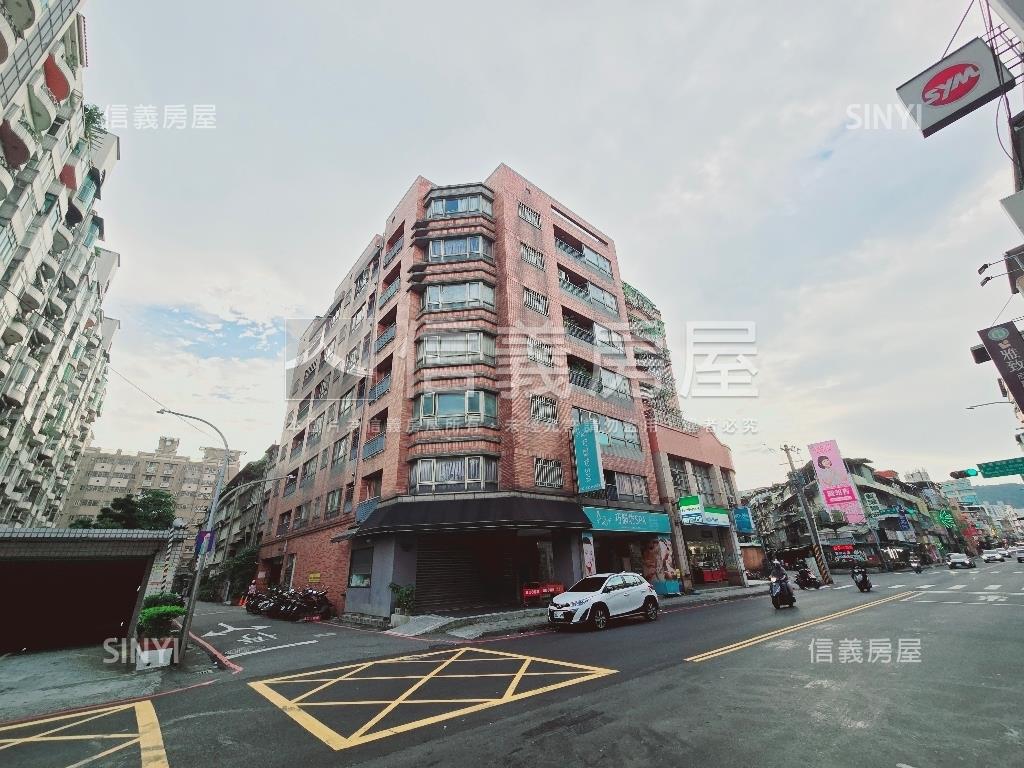 電梯三房採光格局佳房屋室內格局與周邊環境