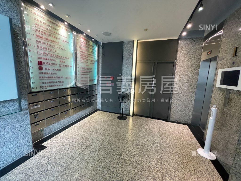 信義鋼骨整層純辦房屋室內格局與周邊環境