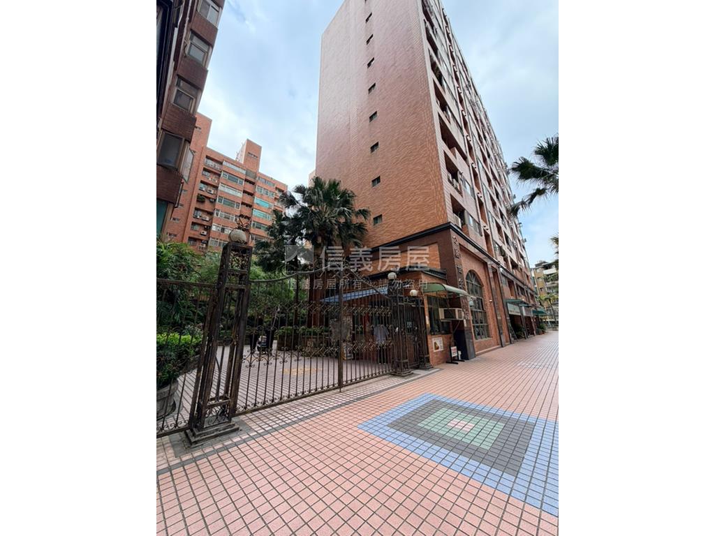 公園世稀有邊間２房房屋室內格局與周邊環境