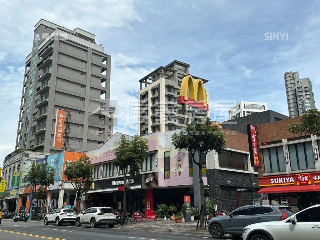 專任臻愛高樓景觀三房車位房屋室內格局與周邊環境