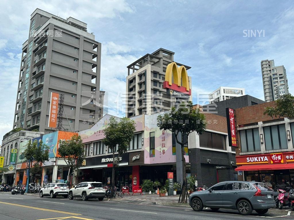 專任臻愛高樓景觀三房車位房屋室內格局與周邊環境