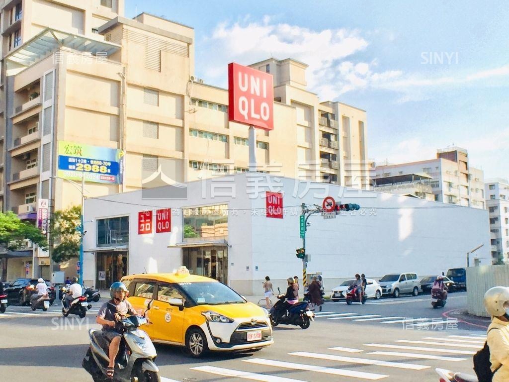 專任臻愛高樓景觀三房車位房屋室內格局與周邊環境